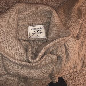 Abercrombie & Fitch Sweaters - Abercrombie & Fitch Sweater Abercrombie & Fitch Sweaters - Abercrombie & Fitch Sweater